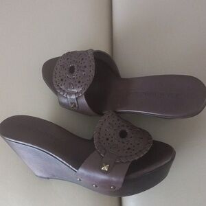 Jack Rogers Brown Leather Wedge Wood Heeled Sandals w/ Medallion Detail Size 7.5